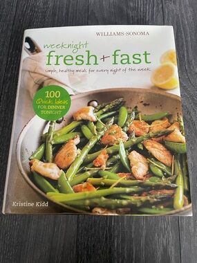 Williams-Sonoma Fresh + Fast Weeknight Cookbook — Green & White Cover